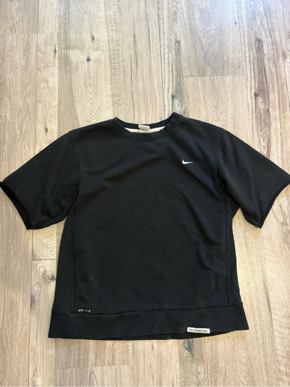 Nike Standard Issue Dri-fit short sleeve basketball crew black